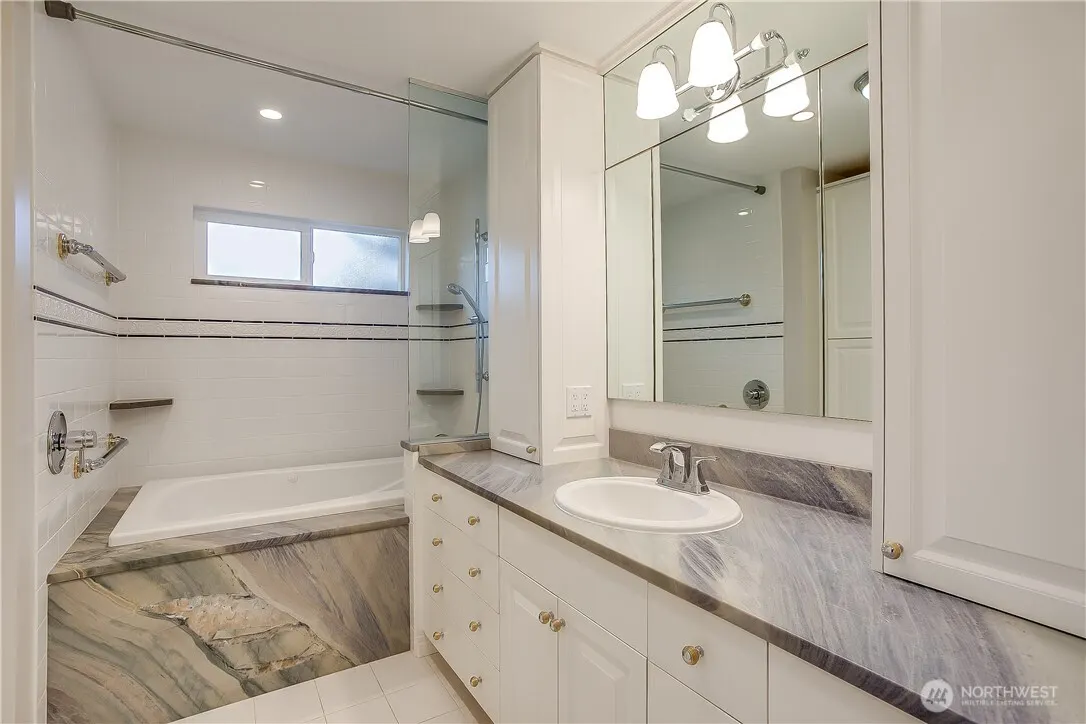 1807 121st Avenue SE, Bellevue, WA 98005