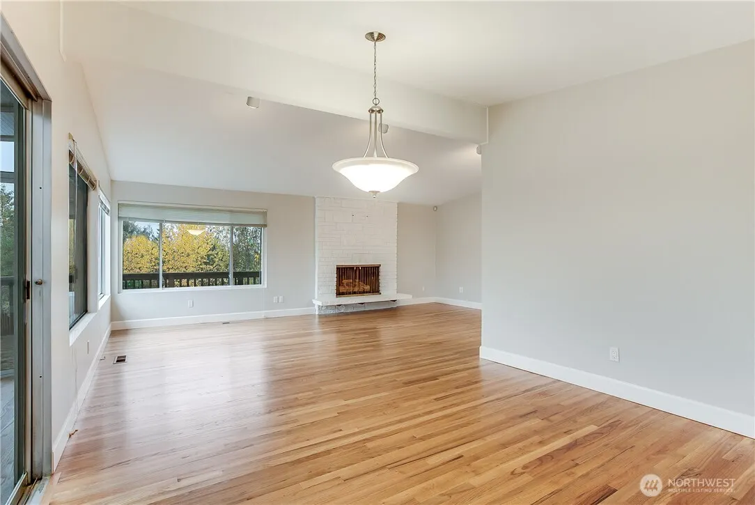 1807 121st Avenue SE, Bellevue, WA 98005