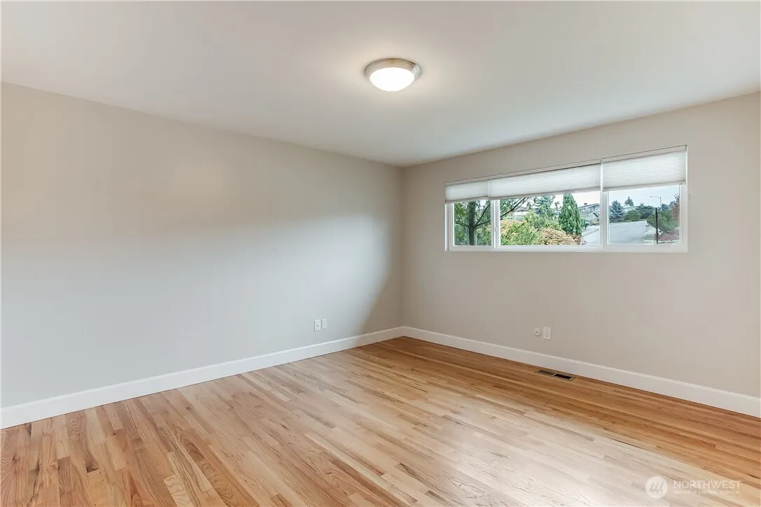 1807 121st Avenue SE, Bellevue, WA 98005