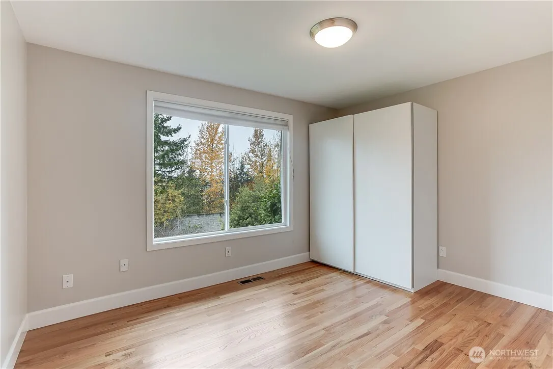 1807 121st Avenue SE, Bellevue, WA 98005