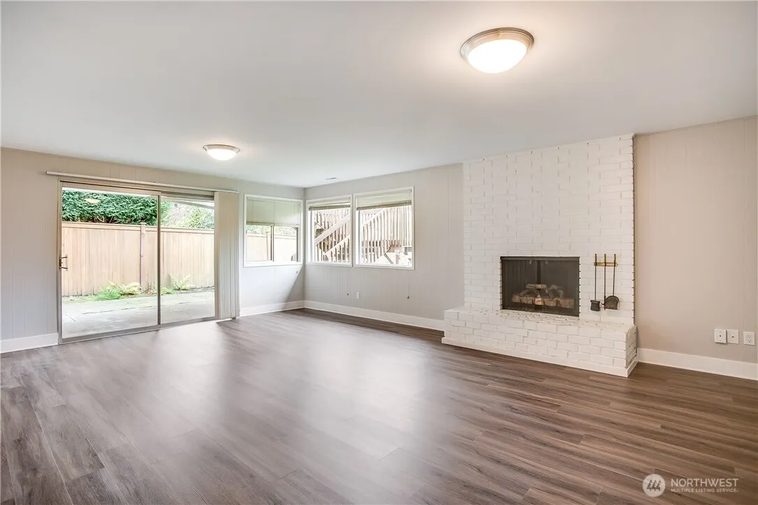 1807 121st Avenue SE, Bellevue, WA 98005