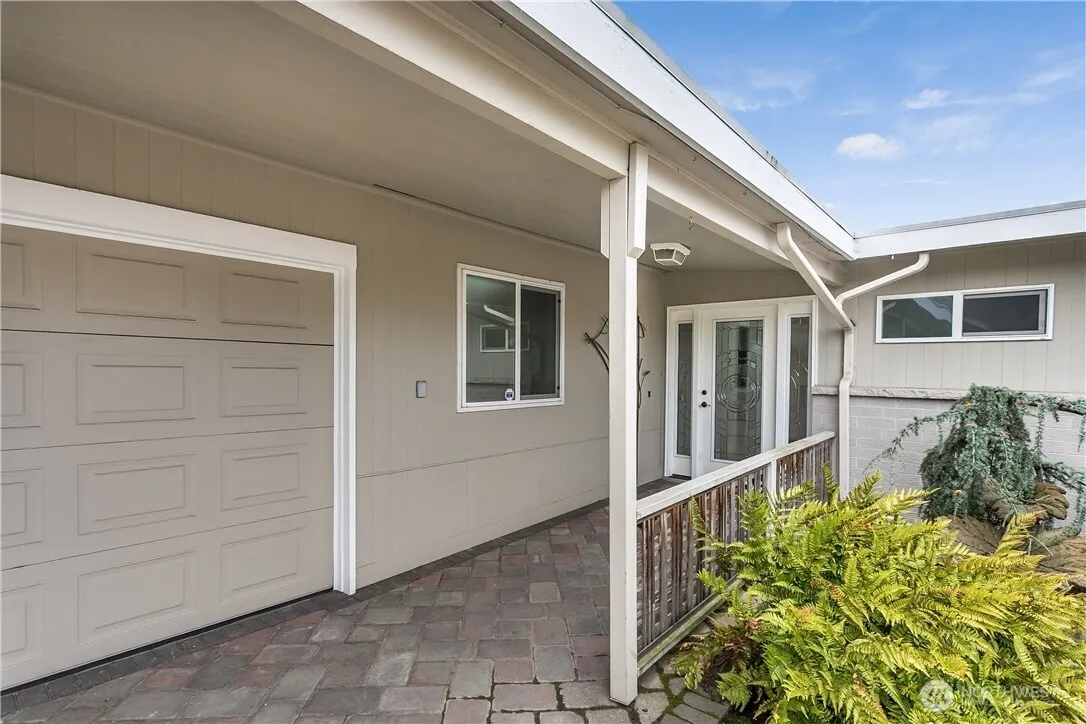 1807 121st Avenue SE, Bellevue, WA 98005