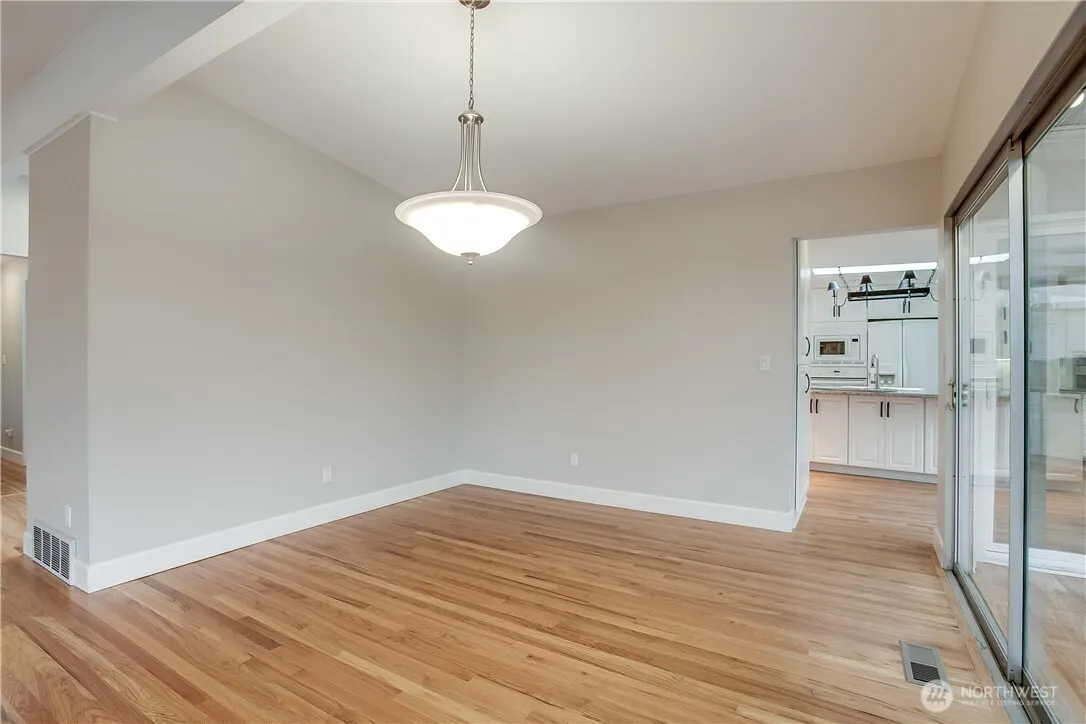 1807 121st Avenue SE, Bellevue, WA 98005