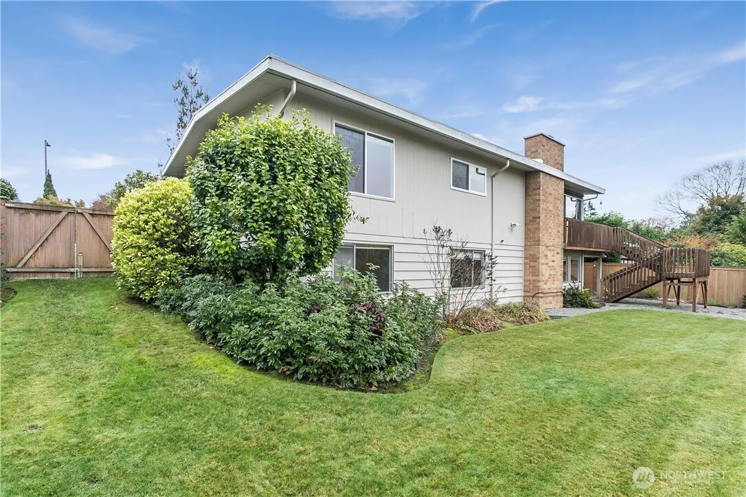 1807 121st Avenue SE, Bellevue, WA 98005