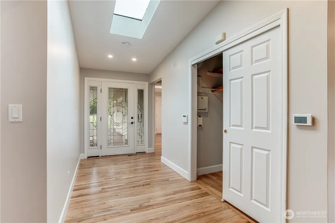 1807 121st Avenue SE, Bellevue, WA 98005