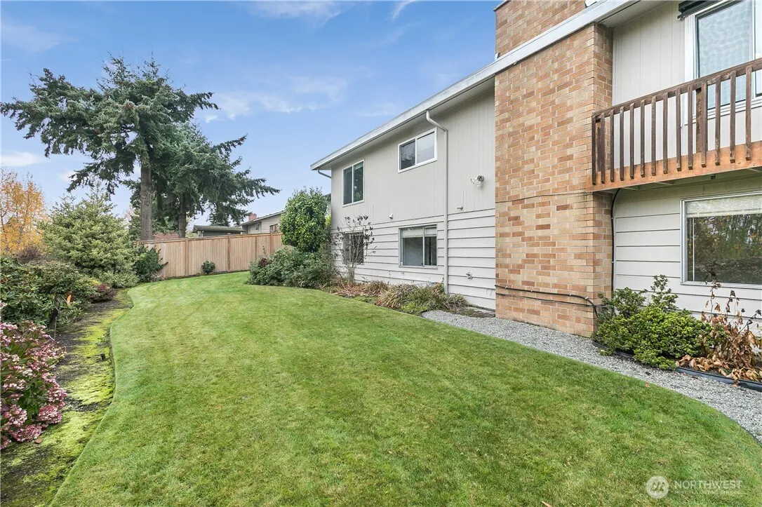 1807 121st Avenue SE, Bellevue, WA 98005