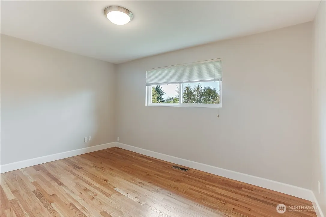 1807 121st Avenue SE, Bellevue, WA 98005