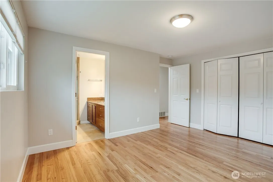 1807 121st Avenue SE, Bellevue, WA 98005