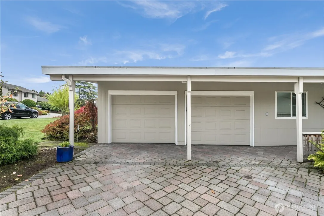1807 121st Avenue SE, Bellevue, WA 98005