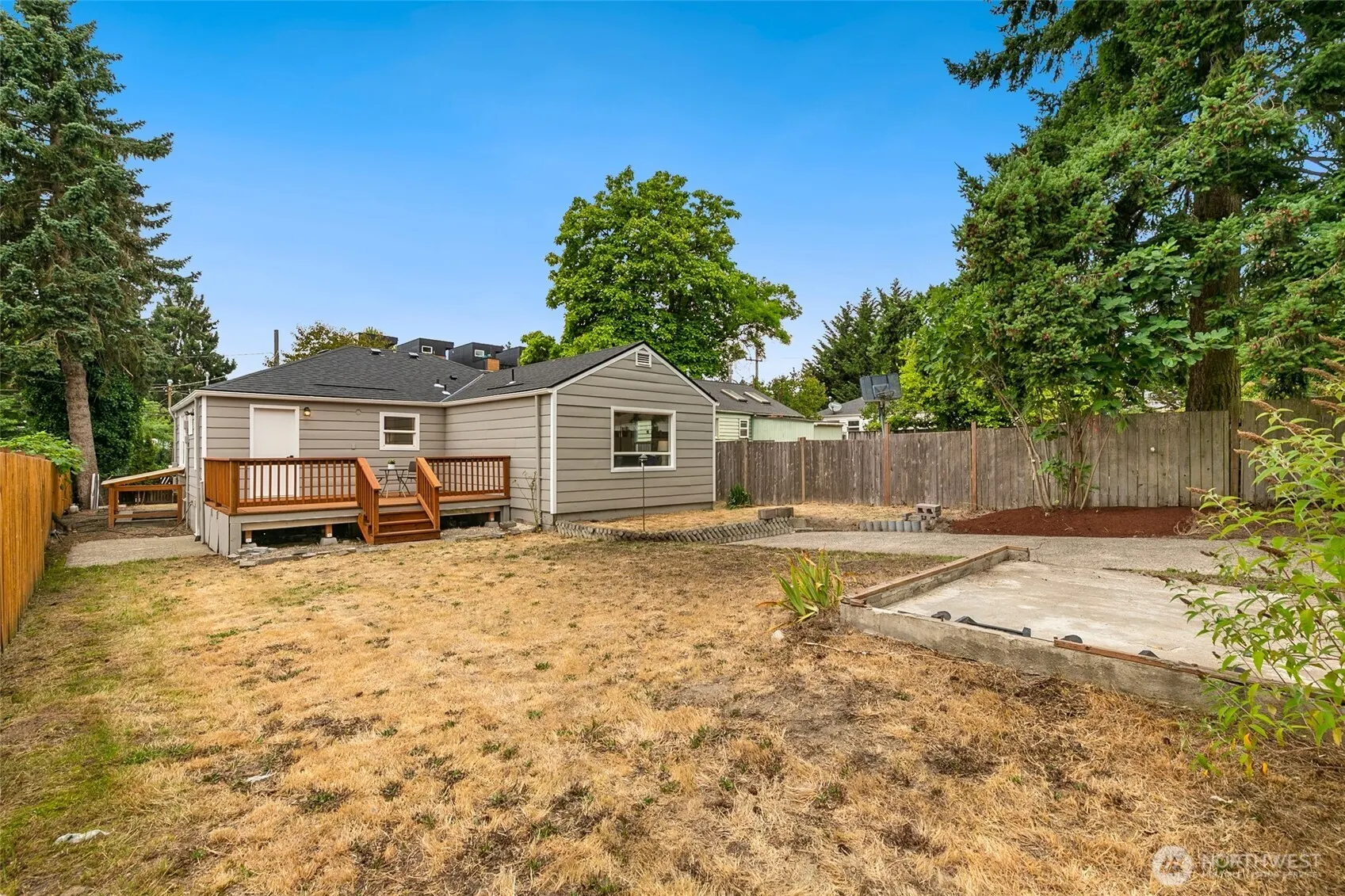 10346 Ashworth Avenue N, Seattle, WA 98133