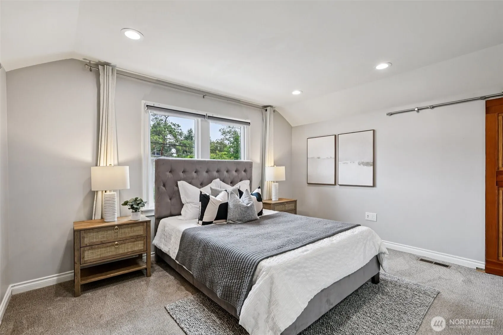 8258 Interlake Avenue N, Seattle, WA 98103
