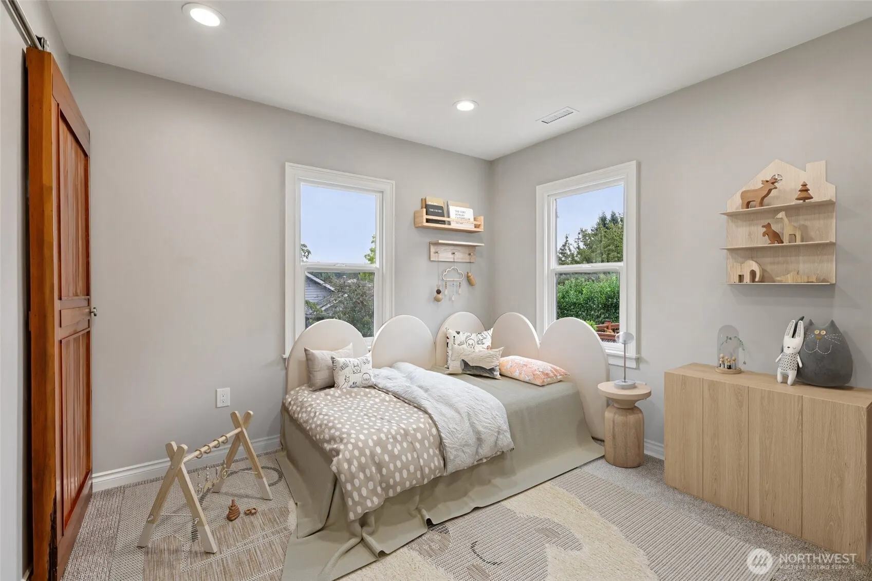 8258 Interlake Avenue N, Seattle, WA 98103