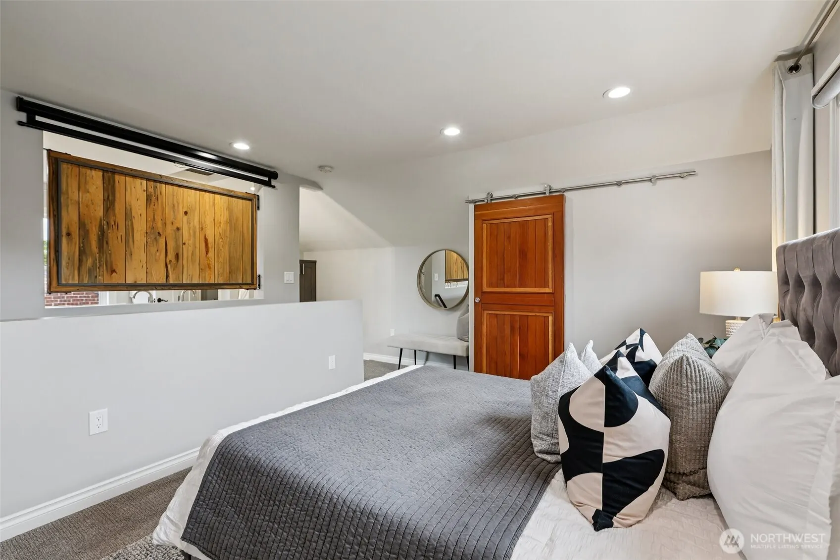 8258 Interlake Avenue N, Seattle, WA 98103