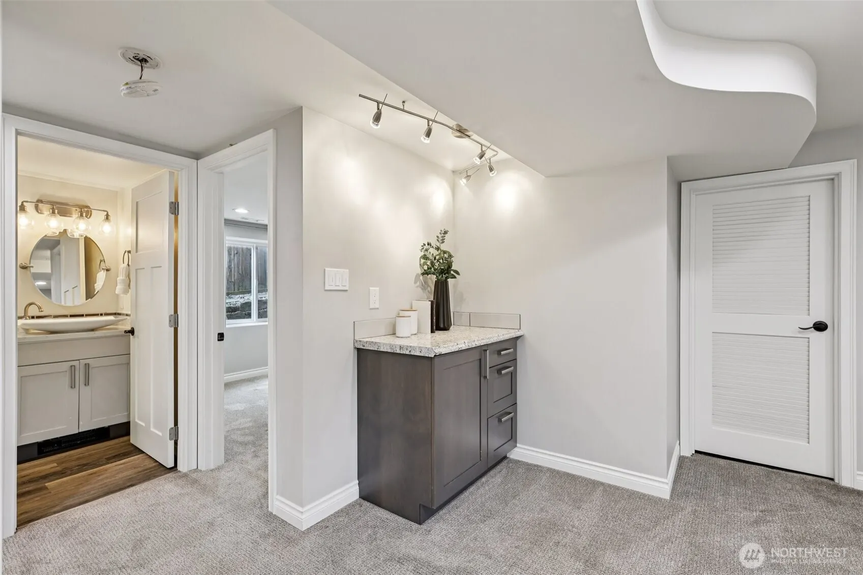 8258 Interlake Avenue N, Seattle, WA 98103