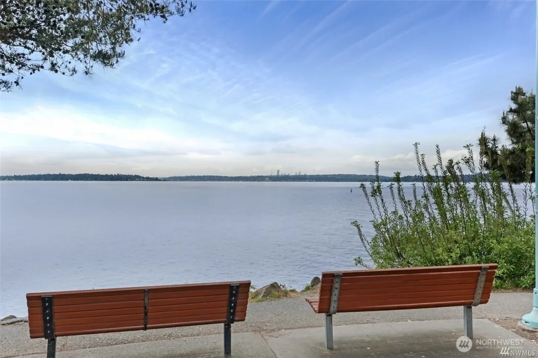 211 Kirkland Avenue #310, Kirkland, WA 98033