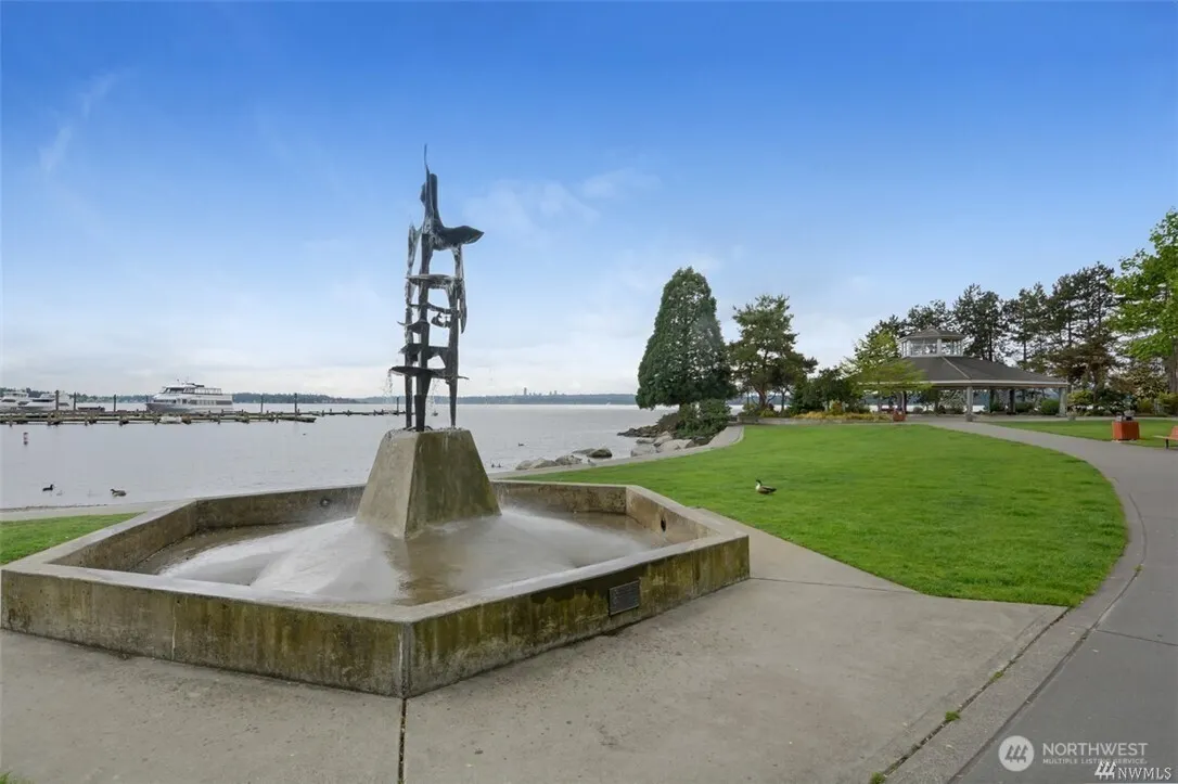 211 Kirkland Avenue #310, Kirkland, WA 98033