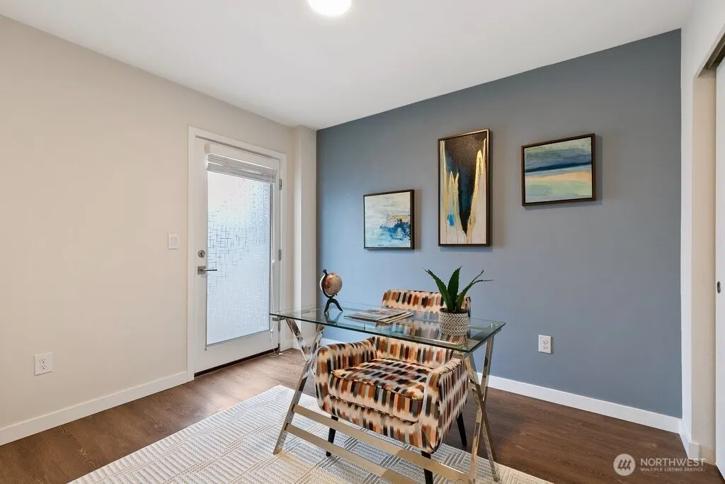 966 6th Walk NE, Issaquah, WA 98029