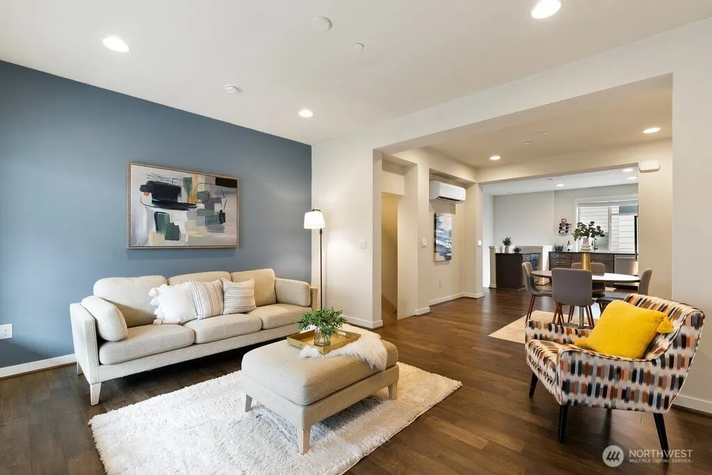 966 6th Walk NE, Issaquah, WA 98029