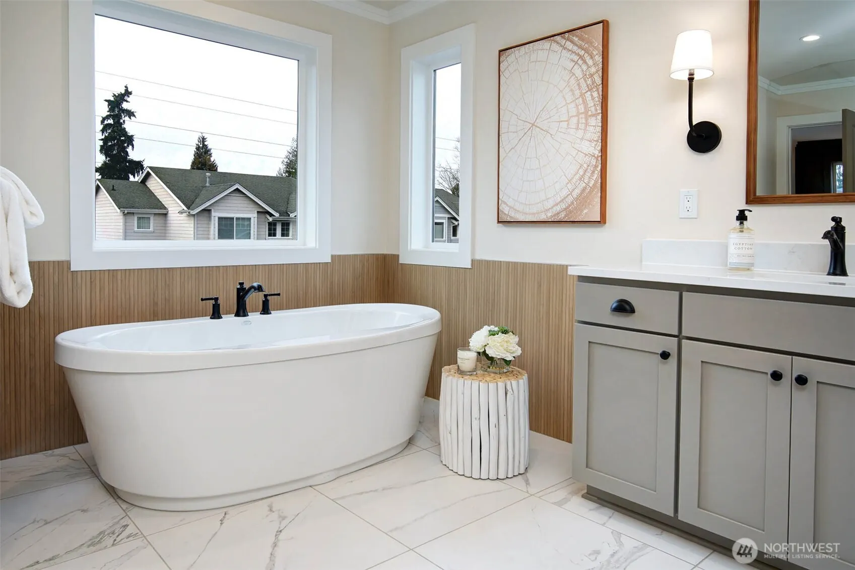 8718 128th Avenue NE, Kirkland, WA 98033