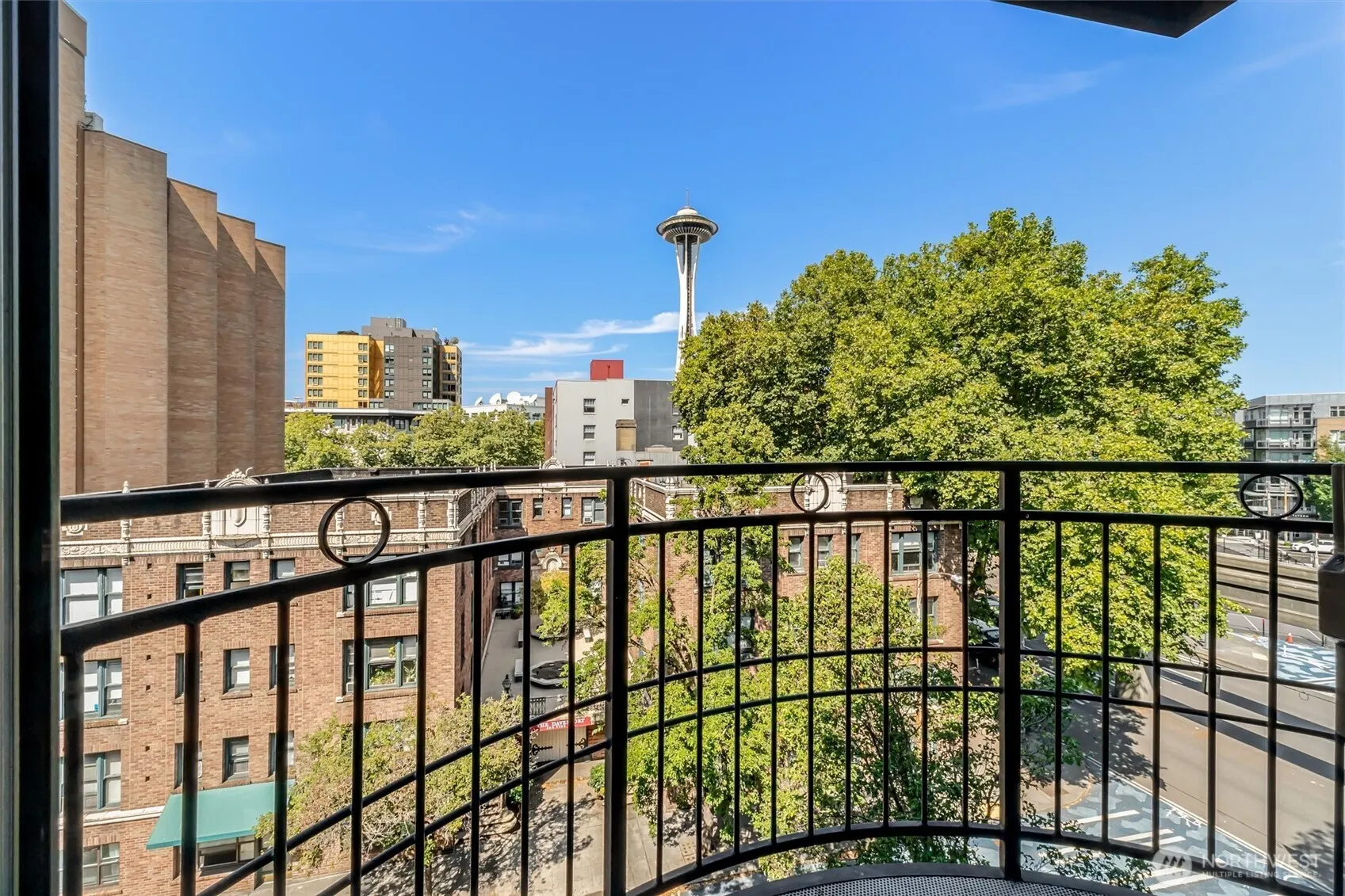 425 Vine Street #605, Seattle, WA 98121