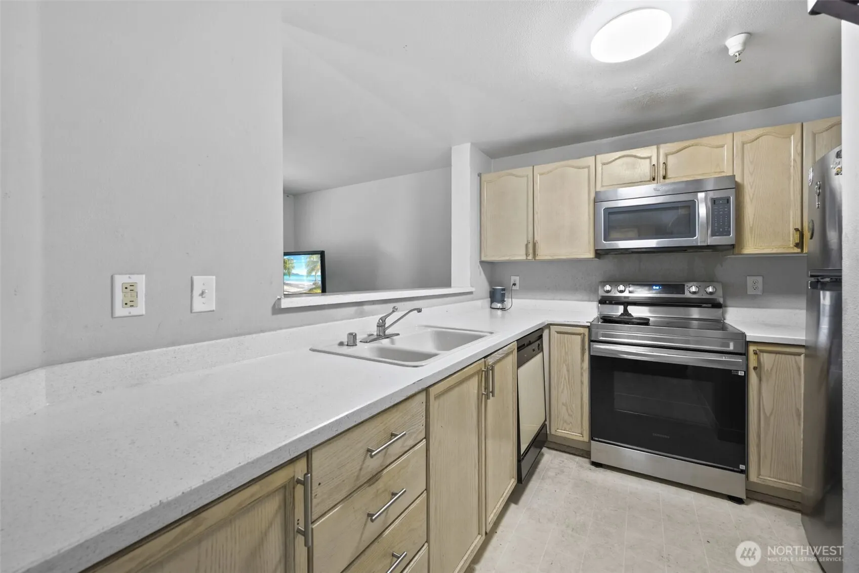 949 Aberdeen Ave ne #B104, Renton, WA 98059
