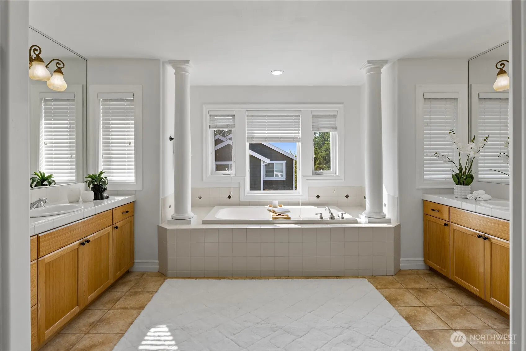 2455 30th Avenue NE, Issaquah, WA 98029