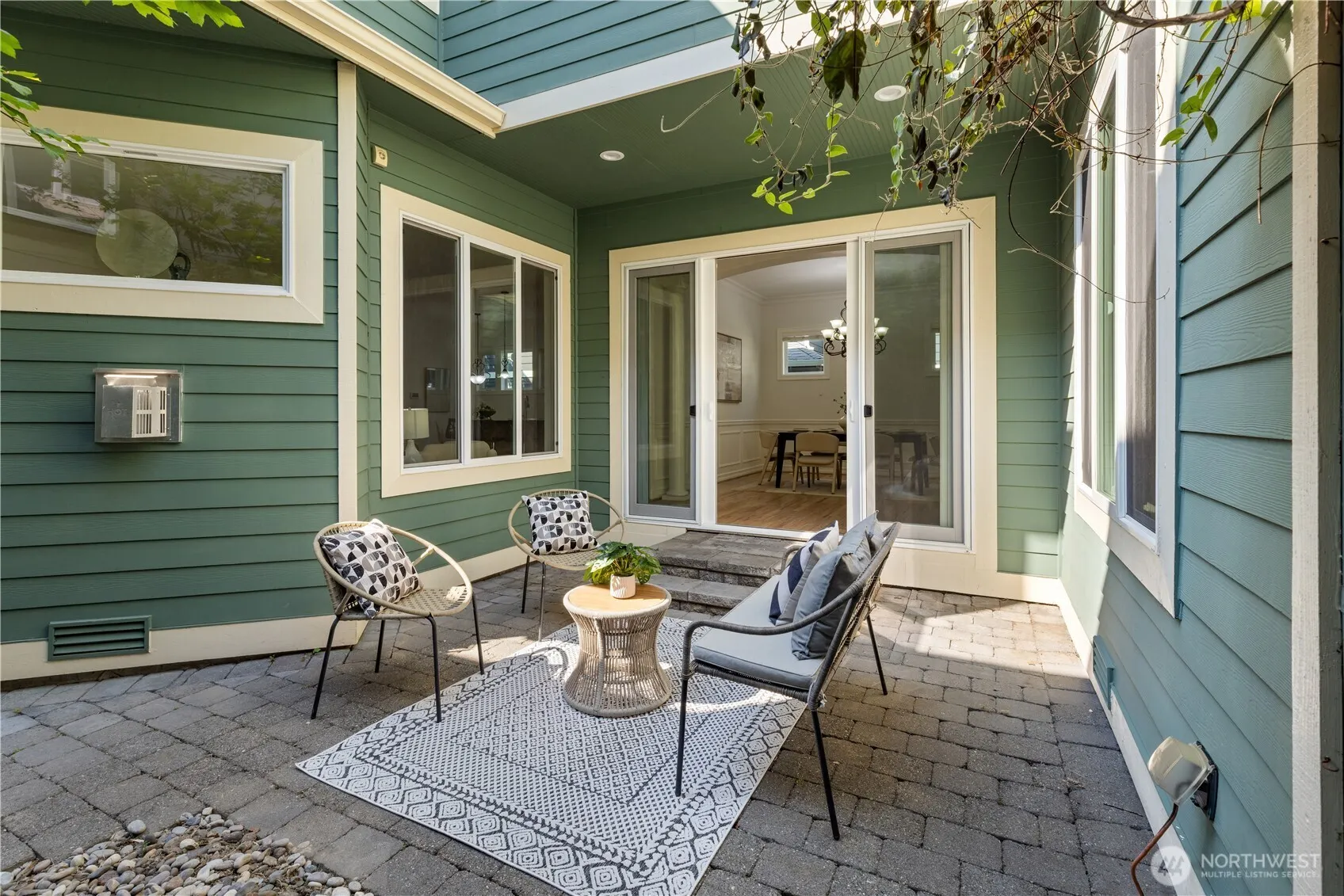 2455 30th Avenue NE, Issaquah, WA 98029