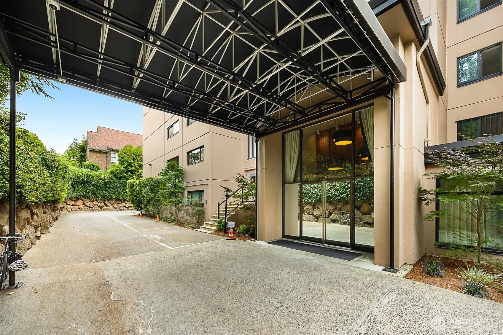 100 Ward Street #104, Seattle, WA 98109-3630