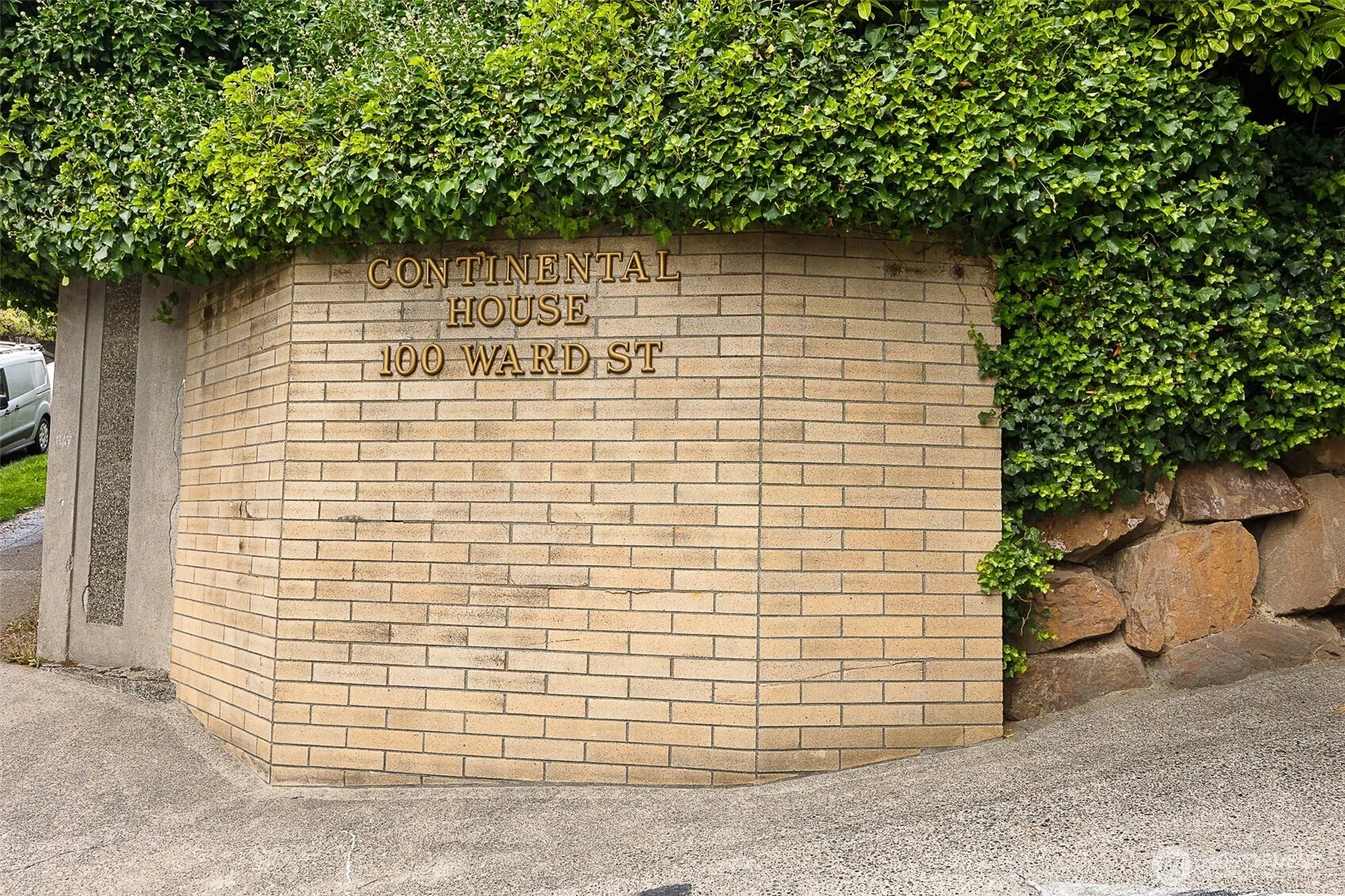 100 Ward Street #104, Seattle, WA 98109-3630