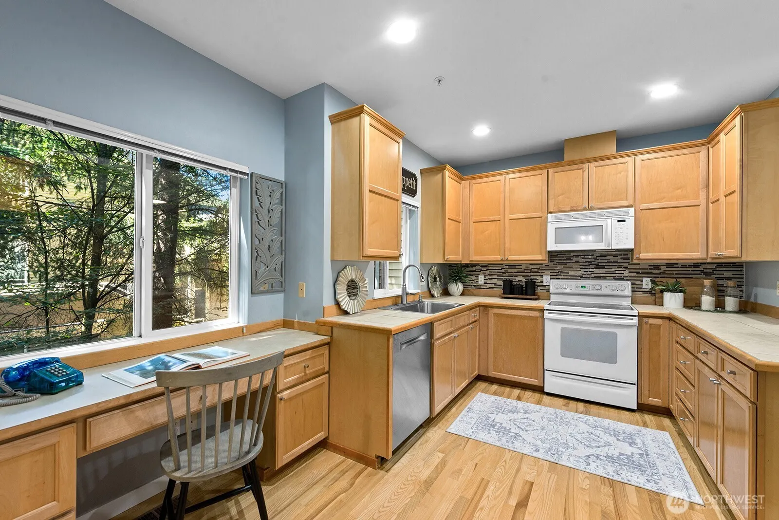 17928 NE 90th Street , Redmond, WA 98052