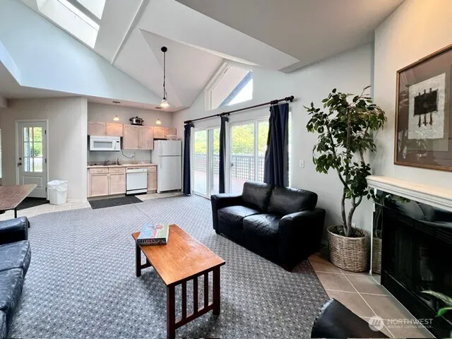 15809 Waynita Way NE #G-302, Bothell, WA 98011-7429