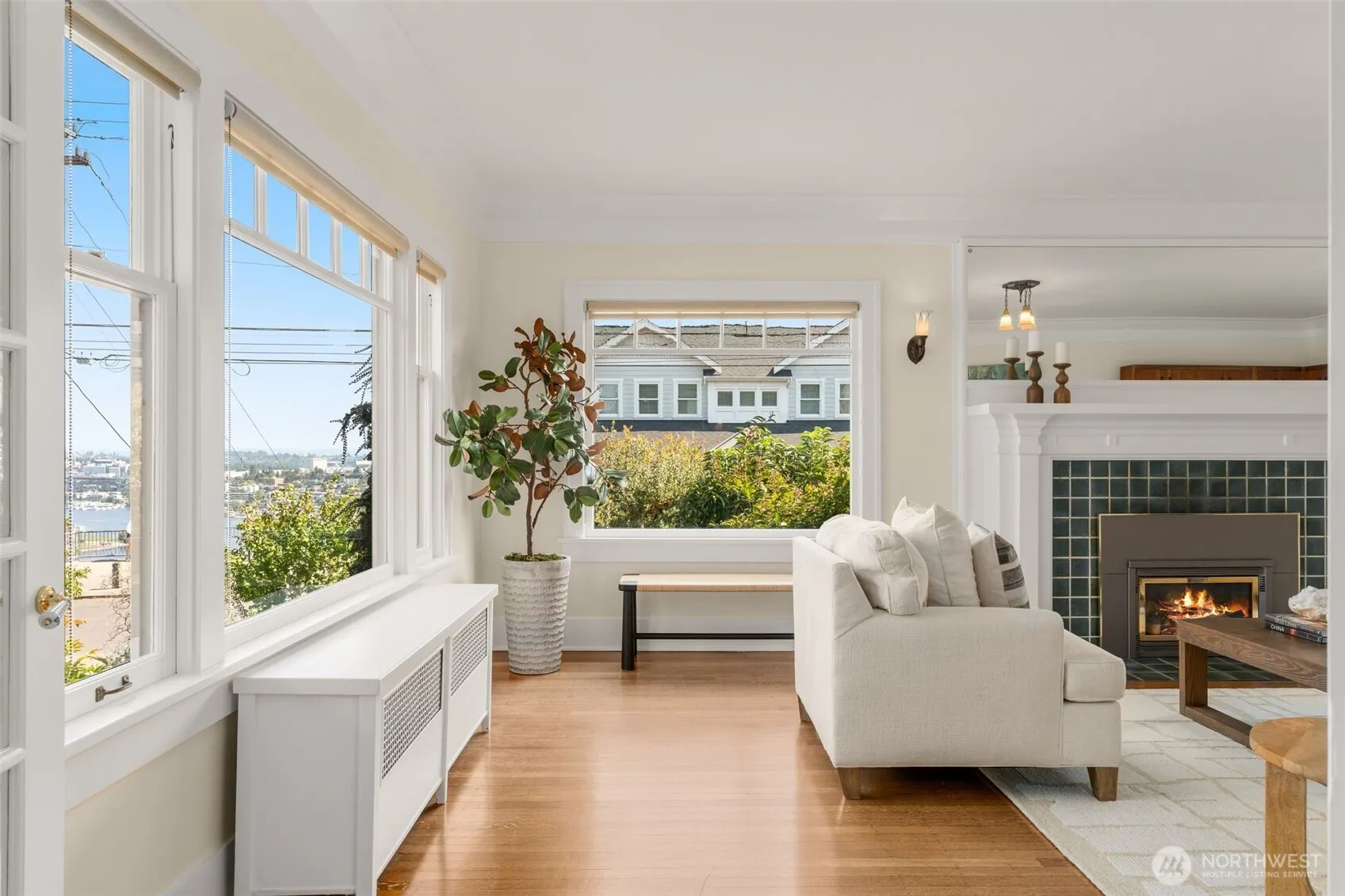 469 Lynn Street , Seattle, WA 98109