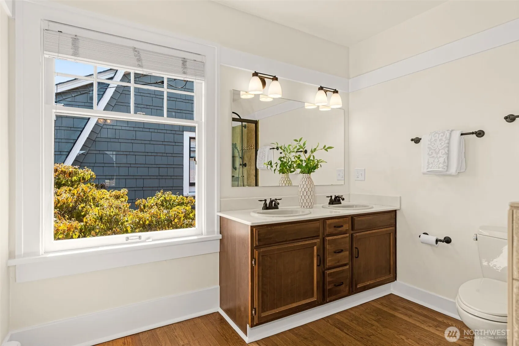 469 Lynn Street , Seattle, WA 98109