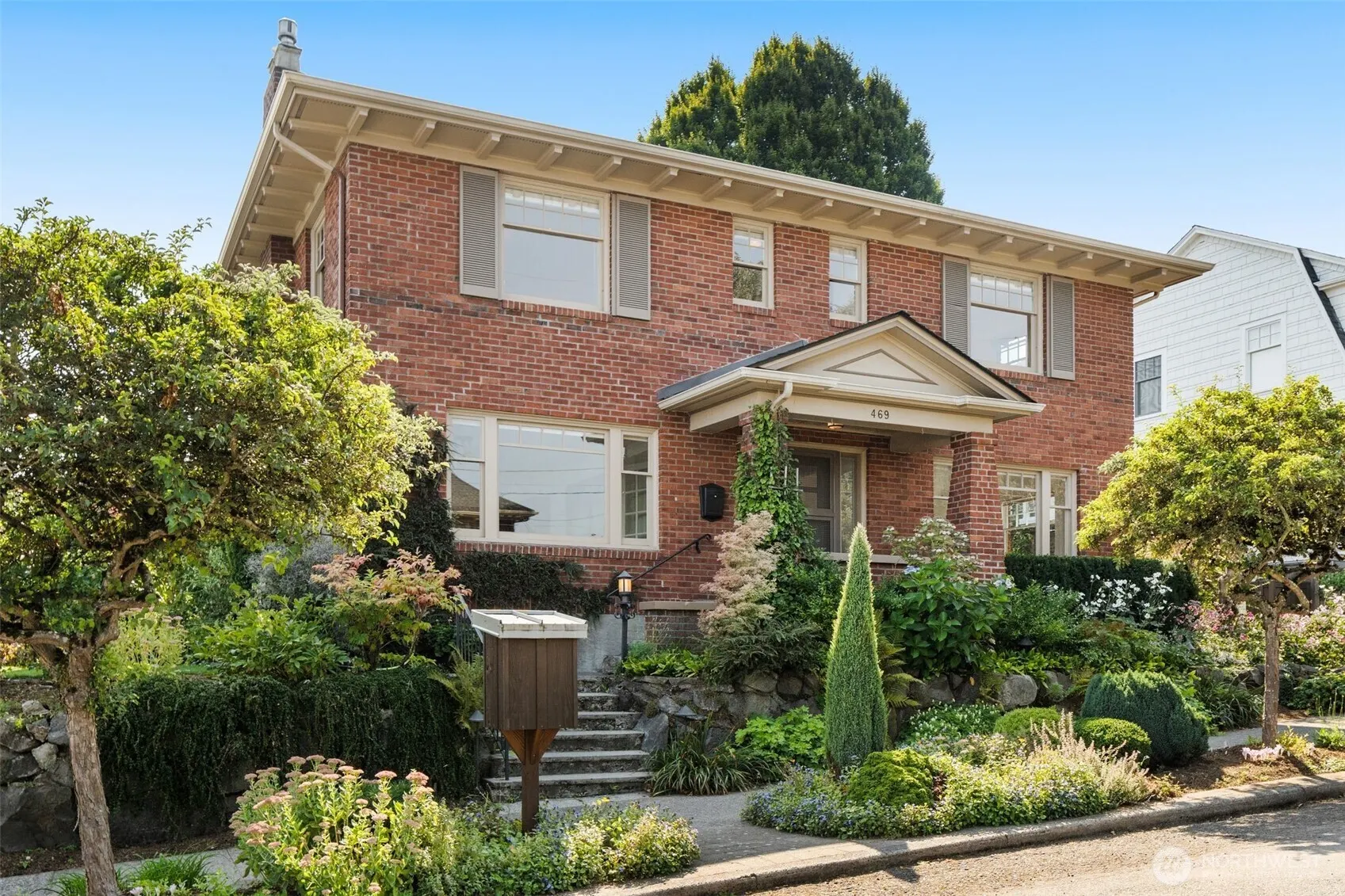 469 Lynn Street , Seattle, WA 98109