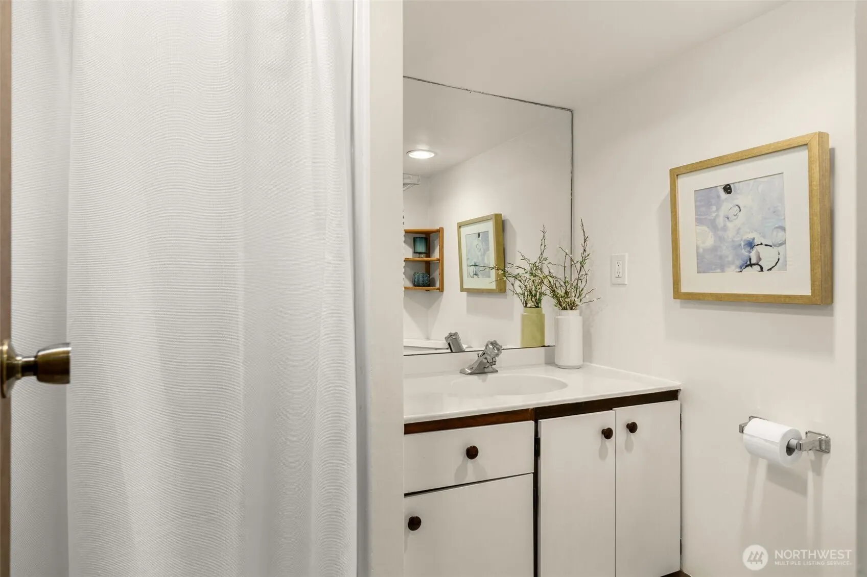 469 Lynn Street , Seattle, WA 98109