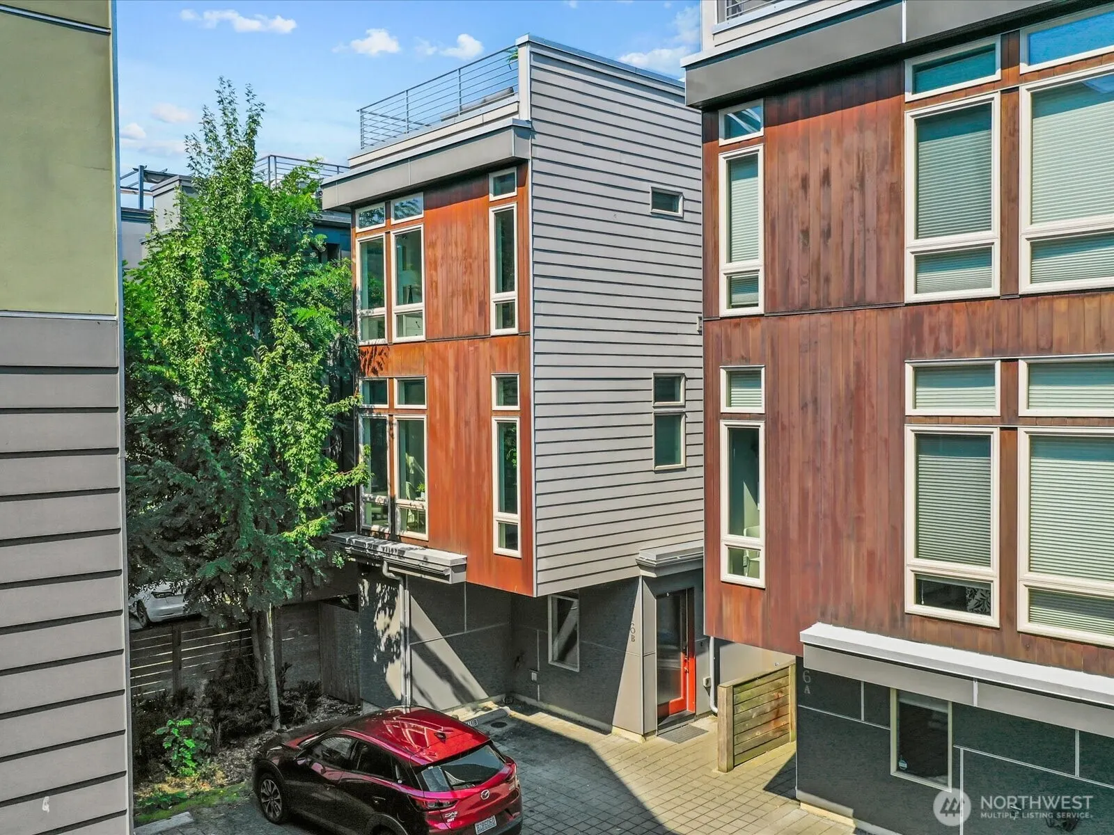 2416 NW 61st St #B, Seattle, WA 98107