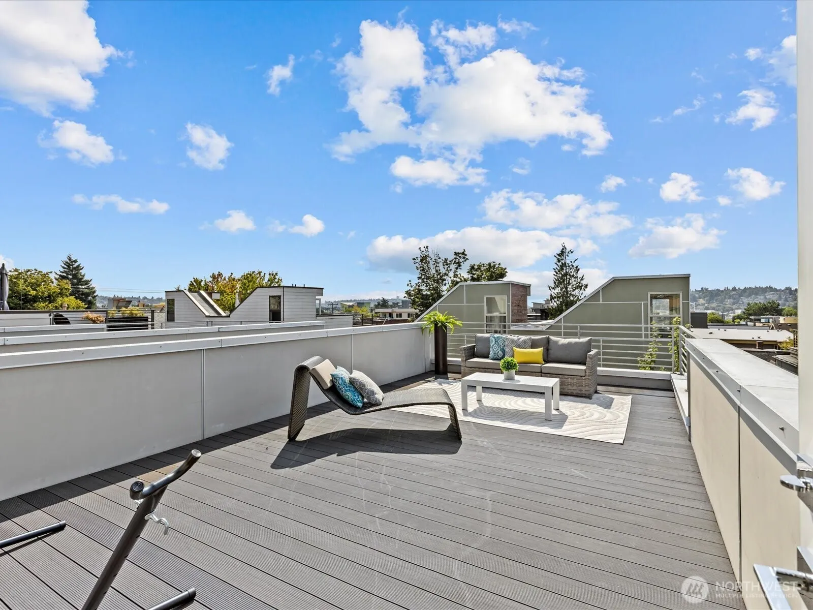 2416 NW 61st St #B, Seattle, WA 98107