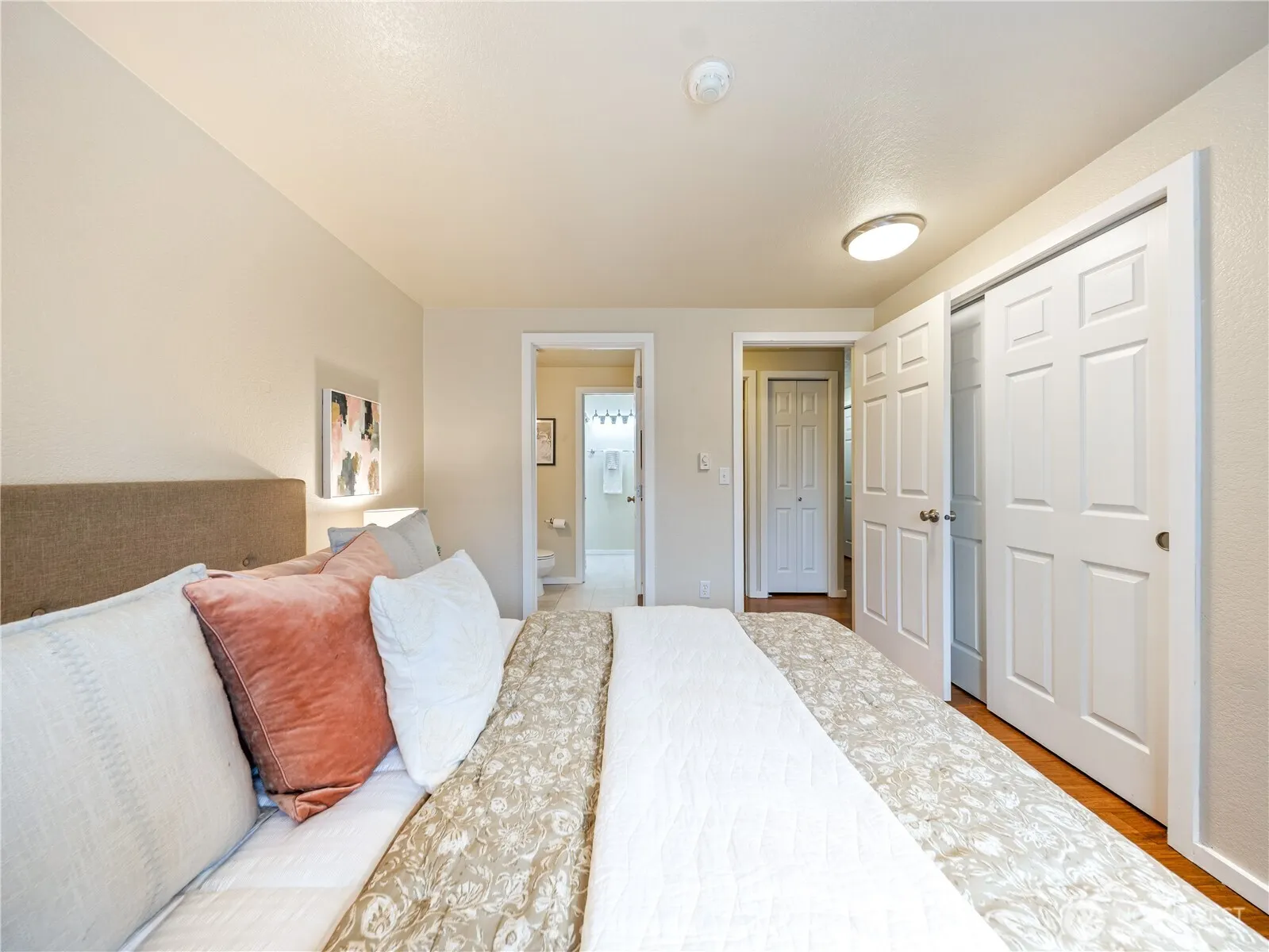20120 66th Place W #E3, Lynnwood, WA 98036
