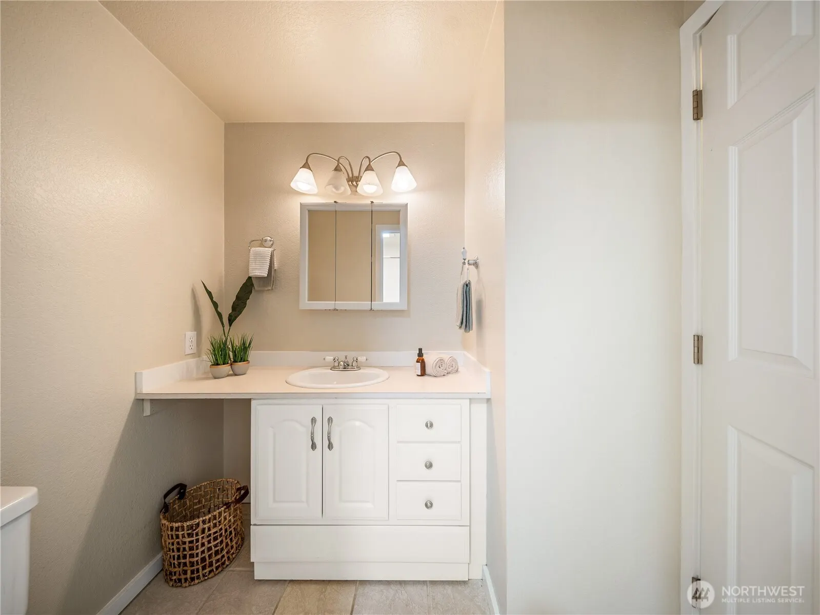 20120 66th Place W #E3, Lynnwood, WA 98036