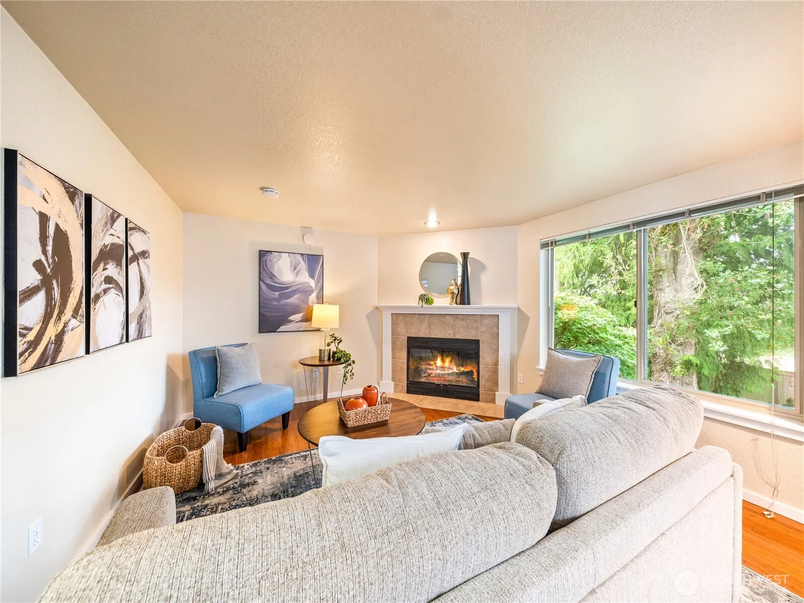 20120 66th Place W #E3, Lynnwood, WA 98036
