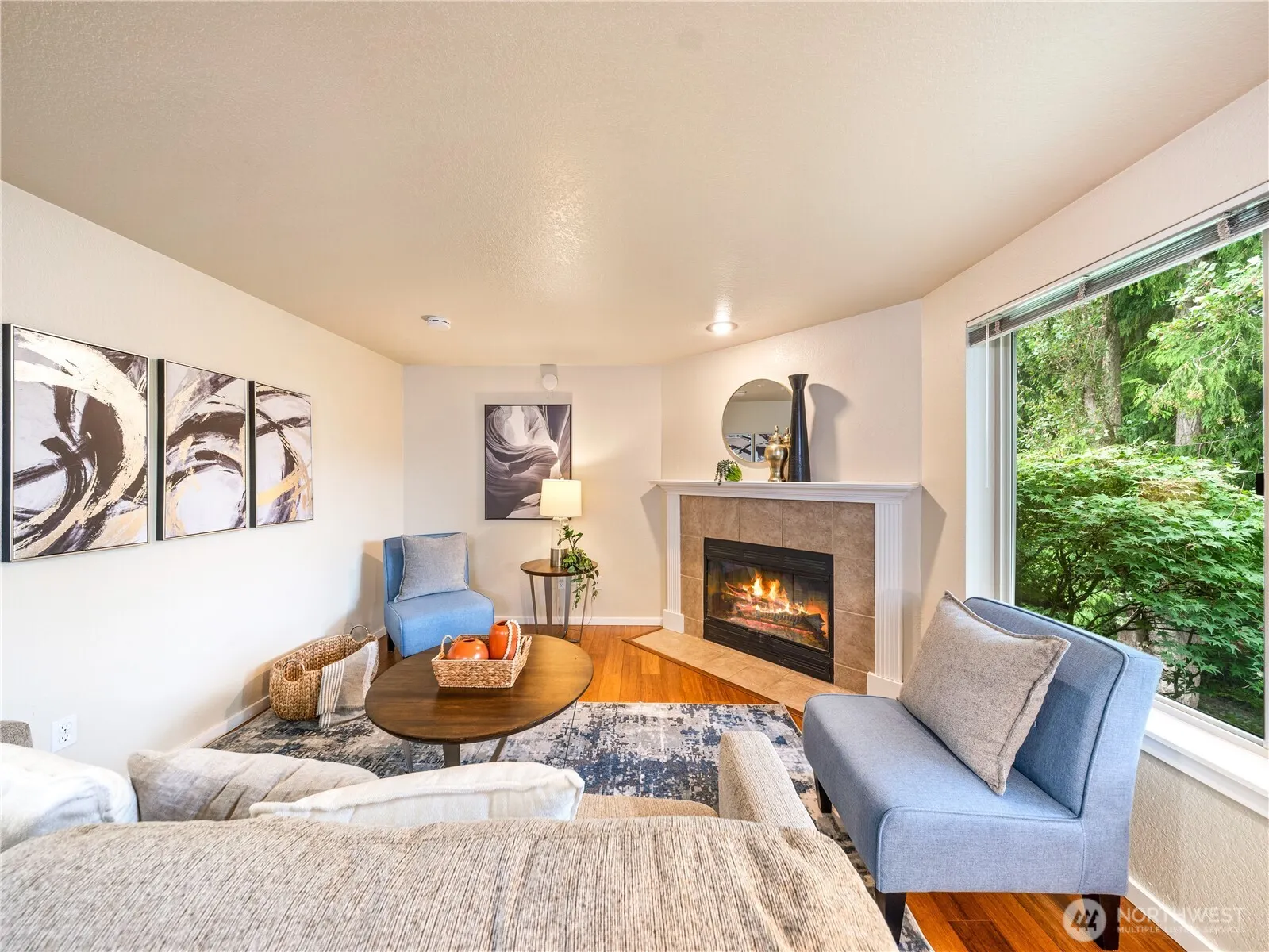 20120 66th Place W #E3, Lynnwood, WA 98036