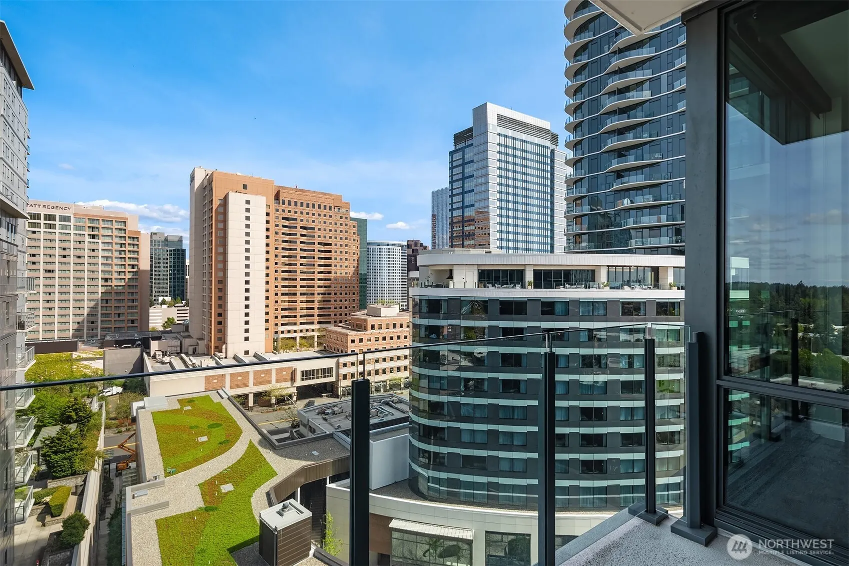889 Avenue Square NE #806, Bellevue, WA 98004