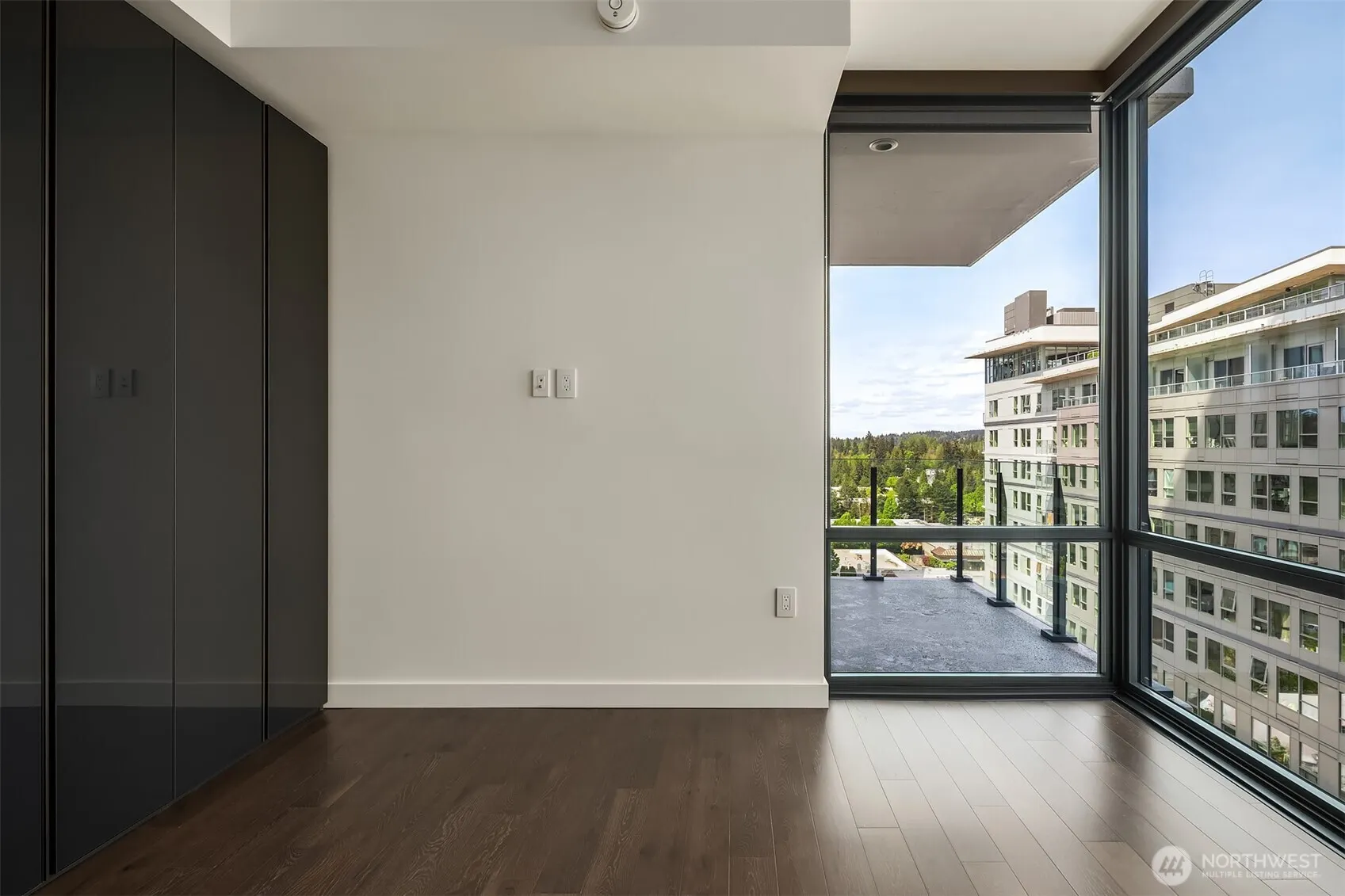 889 Avenue Square NE #806, Bellevue, WA 98004