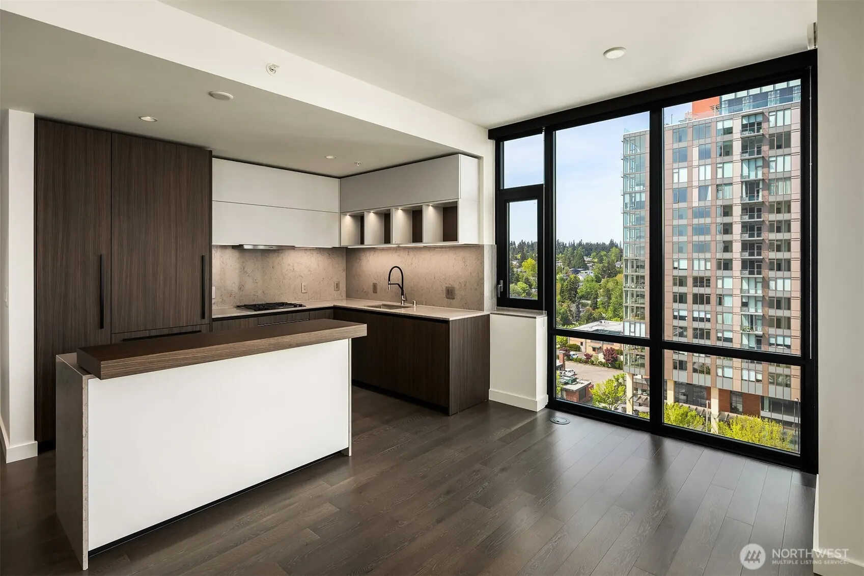 889 Avenue Square NE #806, Bellevue, WA 98004