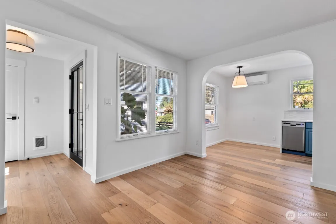 1205 NE 91st Street , Seattle, WA 98115