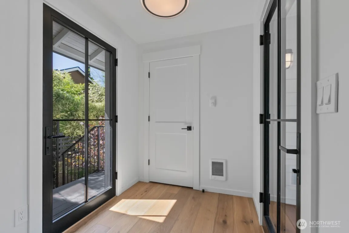 1205 NE 91st Street , Seattle, WA 98115
