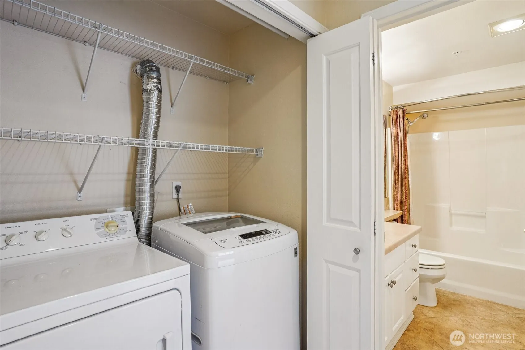 12034 15th Avenue NE #204, Seattle, WA 98125