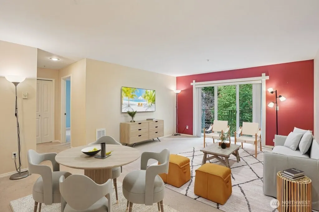 12034 15th Avenue NE #204, Seattle, WA 98125