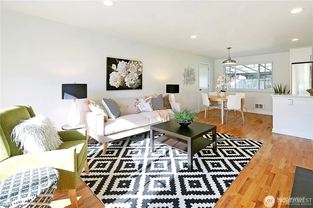 8850 34th Avenue SW, Seattle, WA 98126