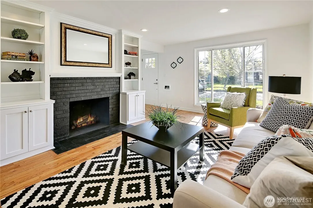 8850 34th Avenue SW, Seattle, WA 98126